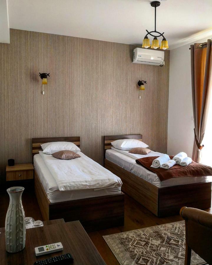 Pensiunea Casa Hortopan Тыргу-Жиу Экстерьер фото
