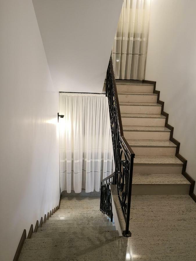 Pensiunea Casa Hortopan Тыргу-Жиу Экстерьер фото