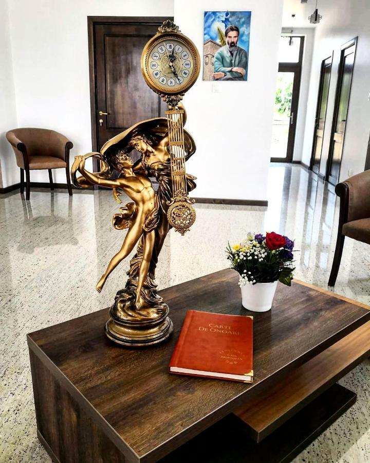 Pensiunea Casa Hortopan Тыргу-Жиу Экстерьер фото