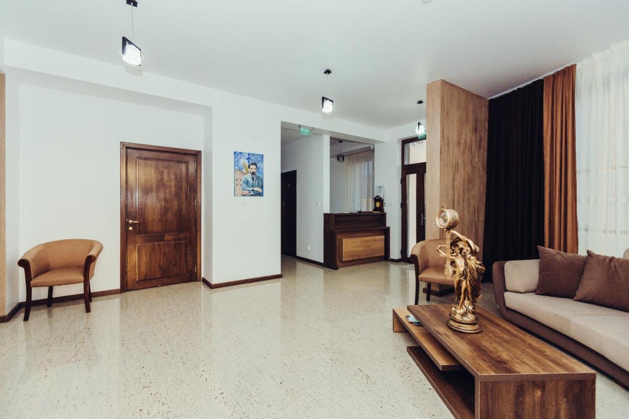 Pensiunea Casa Hortopan Тыргу-Жиу Экстерьер фото